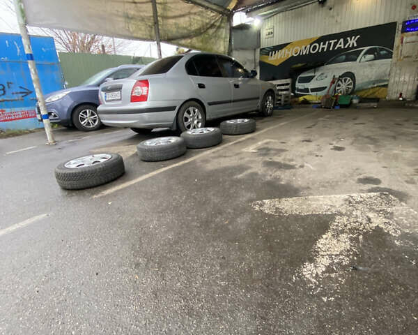 Сірий Хендай Елантра, об'ємом двигуна 1.98 л та пробігом 260 тис. км за 3100 $, фото 22 на Automoto.ua