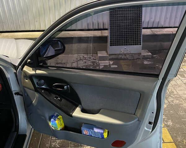 Сірий Хендай Елантра, об'ємом двигуна 1.98 л та пробігом 260 тис. км за 3100 $, фото 19 на Automoto.ua