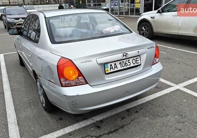 Сірий Хендай Елантра, об'ємом двигуна 2 л та пробігом 280 тис. км за 2500 $, фото 5 на Automoto.ua