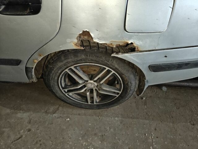 Серый Хендай Элантра, объемом двигателя 1.6 л и пробегом 853 тыс. км за 1790 $, фото 5 на Automoto.ua