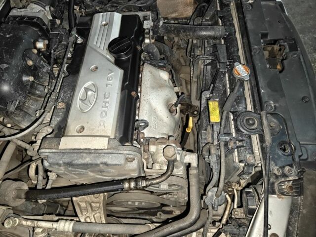 Серый Хендай Элантра, объемом двигателя 1.6 л и пробегом 853 тыс. км за 1790 $, фото 6 на Automoto.ua