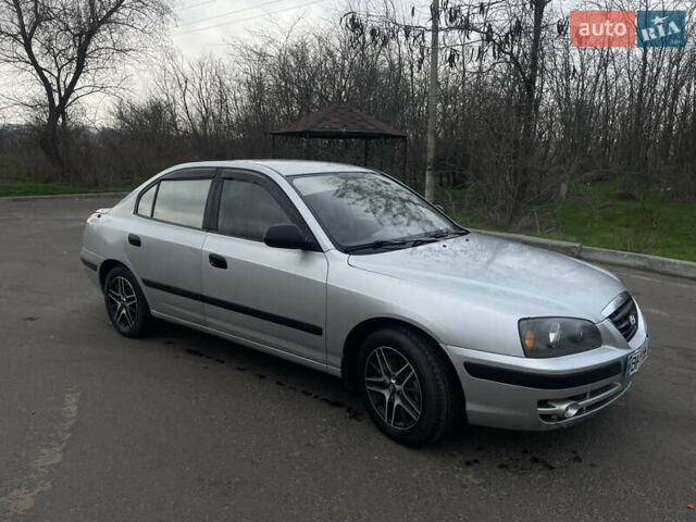 Серый Хендай Элантра, объемом двигателя 1.6 л и пробегом 249 тыс. км за 3400 $, фото 3 на Automoto.ua