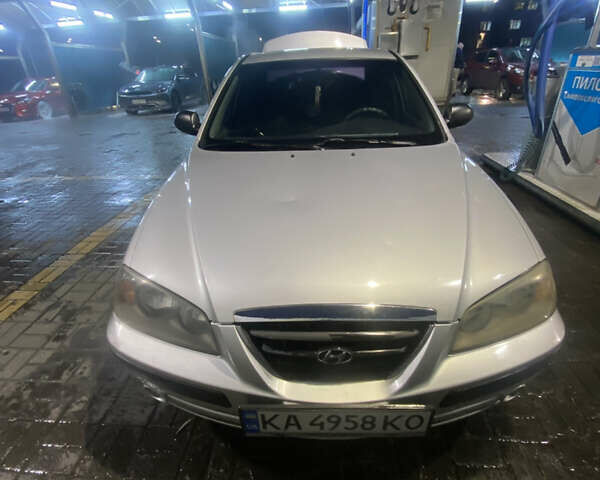 Сірий Хендай Елантра, об'ємом двигуна 1.98 л та пробігом 260 тис. км за 3100 $, фото 16 на Automoto.ua