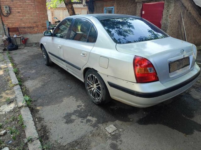 Серый Хендай Элантра, объемом двигателя 1.6 л и пробегом 300 тыс. км за 700 $, фото 1 на Automoto.ua