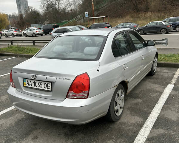Сірий Хендай Елантра, об'ємом двигуна 2 л та пробігом 280 тис. км за 2500 $, фото 1 на Automoto.ua