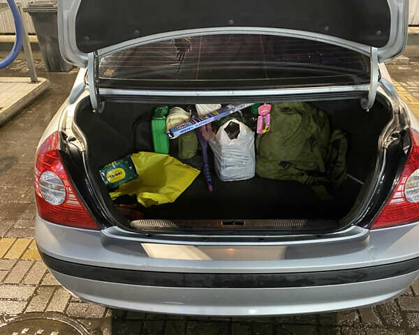 Сірий Хендай Елантра, об'ємом двигуна 1.98 л та пробігом 260 тис. км за 3100 $, фото 13 на Automoto.ua