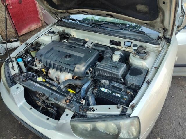 Серый Хендай Элантра, объемом двигателя 1.6 л и пробегом 300 тыс. км за 700 $, фото 6 на Automoto.ua