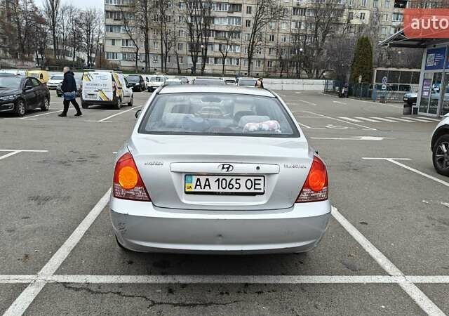 Сірий Хендай Елантра, об'ємом двигуна 2 л та пробігом 280 тис. км за 2500 $, фото 7 на Automoto.ua