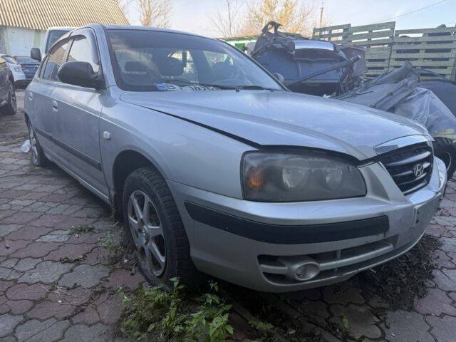 Серый Хендай Элантра, объемом двигателя 1.6 л и пробегом 200 тыс. км за 900 $, фото 2 на Automoto.ua