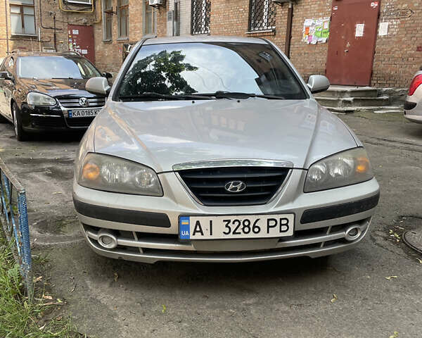 Серый Хендай Элантра, объемом двигателя 1.98 л и пробегом 218 тыс. км за 3750 $, фото 1 на Automoto.ua