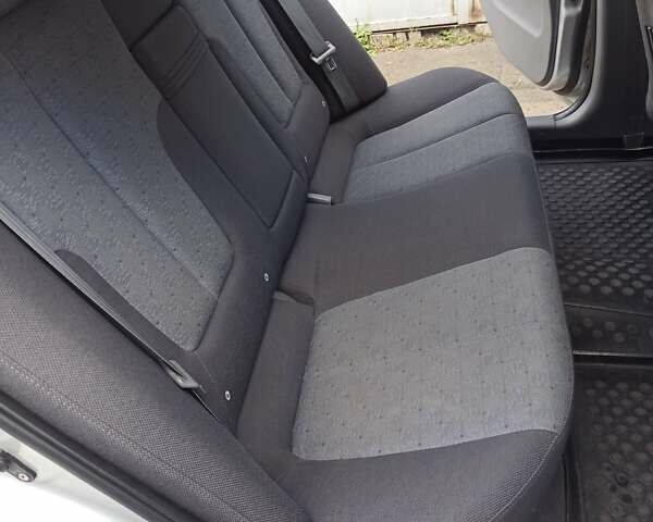 Серый Хендай Элантра, объемом двигателя 2 л и пробегом 140 тыс. км за 6700 $, фото 14 на Automoto.ua