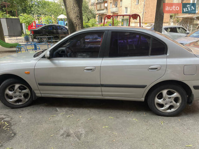 Серый Хендай Элантра, объемом двигателя 1.98 л и пробегом 218 тыс. км за 3750 $, фото 2 на Automoto.ua