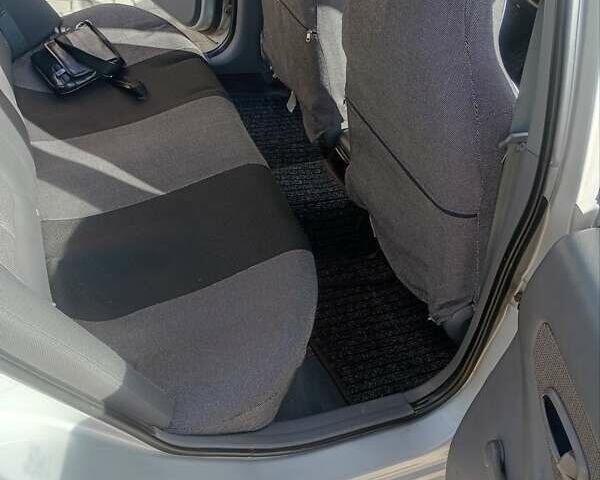 Серый Хендай Элантра, объемом двигателя 1.6 л и пробегом 221 тыс. км за 4100 $, фото 23 на Automoto.ua