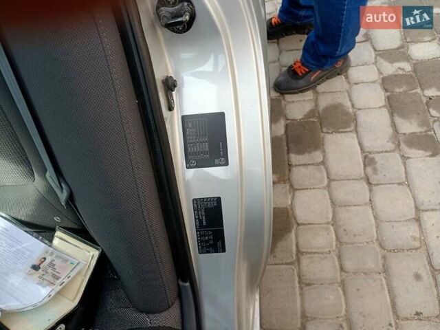 Серый Хендай Элантра, объемом двигателя 1.6 л и пробегом 221 тыс. км за 4100 $, фото 4 на Automoto.ua