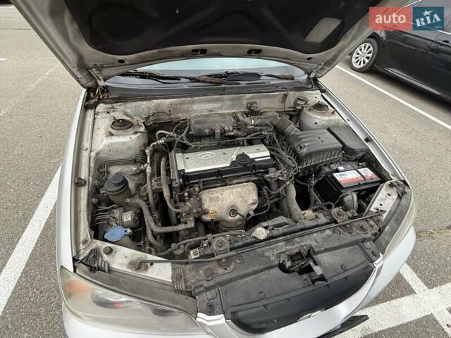 Сірий Хендай Елантра, об'ємом двигуна 1.6 л та пробігом 150 тис. км за 3800 $, фото 6 на Automoto.ua