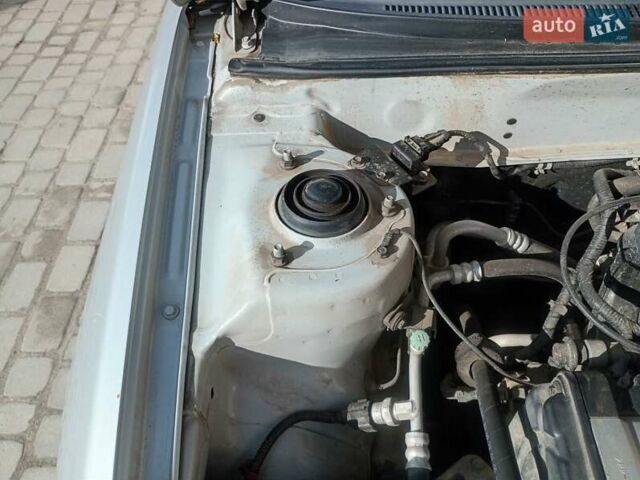 Серый Хендай Элантра, объемом двигателя 1.6 л и пробегом 221 тыс. км за 4100 $, фото 12 на Automoto.ua