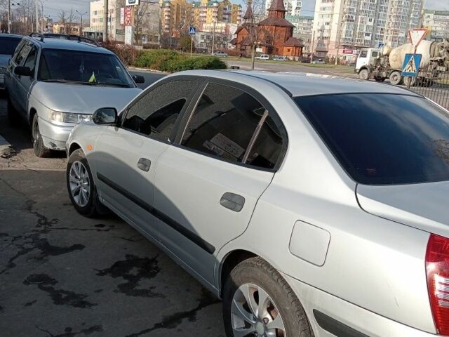 Сірий Хендай Елантра, об'ємом двигуна 1.6 л та пробігом 327 тис. км за 4000 $, фото 2 на Automoto.ua