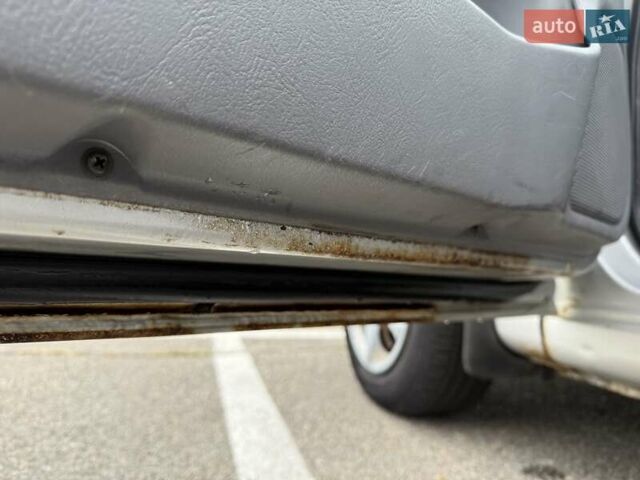 Сірий Хендай Елантра, об'ємом двигуна 1.6 л та пробігом 150 тис. км за 3800 $, фото 17 на Automoto.ua