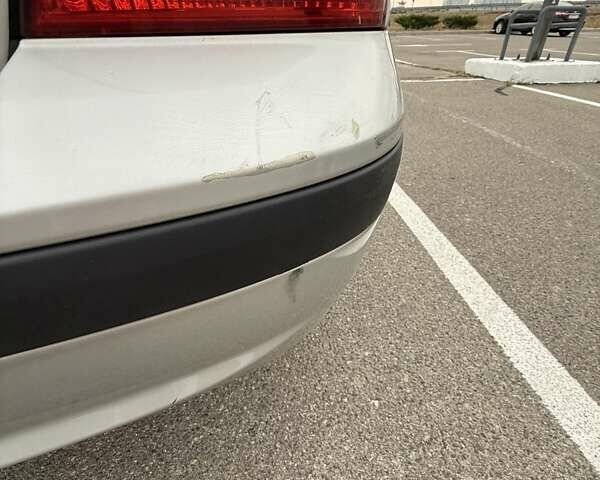 Сірий Хендай Елантра, об'ємом двигуна 1.6 л та пробігом 150 тис. км за 3800 $, фото 16 на Automoto.ua