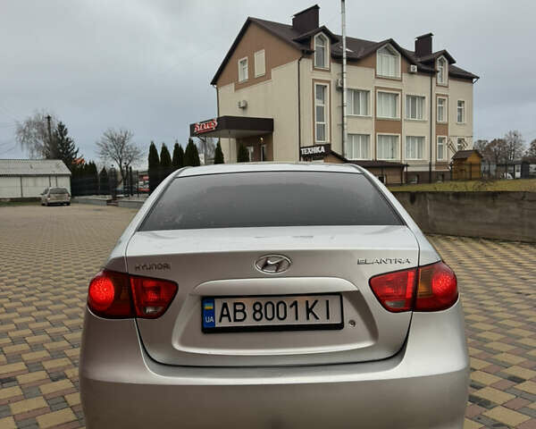 Серый Хендай Элантра, объемом двигателя 1.6 л и пробегом 275 тыс. км за 4699 $, фото 10 на Automoto.ua