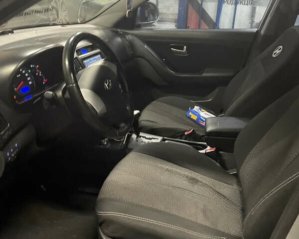 Серый Хендай Элантра, объемом двигателя 1.6 л и пробегом 260 тыс. км за 6000 $, фото 8 на Automoto.ua