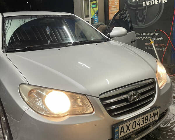 Серый Хендай Элантра, объемом двигателя 1.6 л и пробегом 260 тыс. км за 6000 $, фото 7 на Automoto.ua