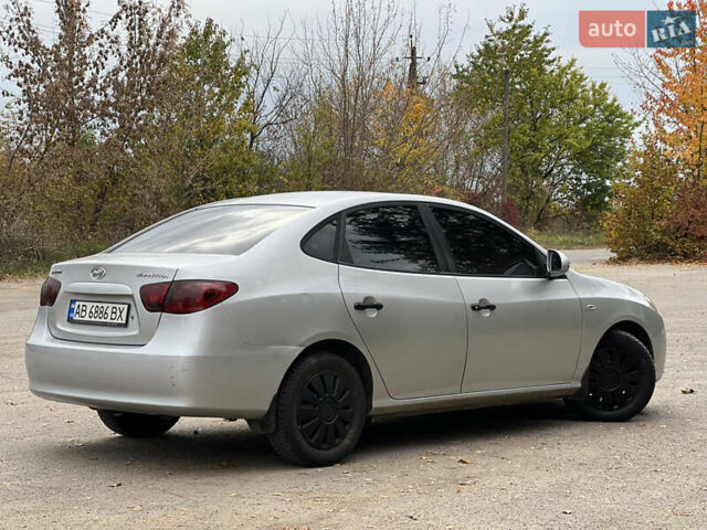 Сірий Хендай Елантра, об'ємом двигуна 1.6 л та пробігом 287 тис. км за 4600 $, фото 6 на Automoto.ua