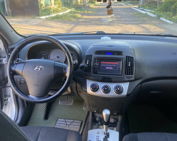 Сірий Хендай Елантра, об'ємом двигуна 1.59 л та пробігом 279 тис. км за 5400 $, фото 13 на Automoto.ua