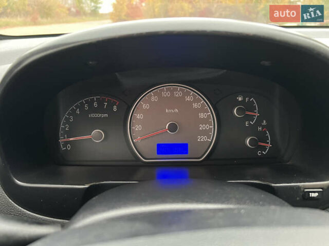 Сірий Хендай Елантра, об'ємом двигуна 1.6 л та пробігом 287 тис. км за 4600 $, фото 45 на Automoto.ua