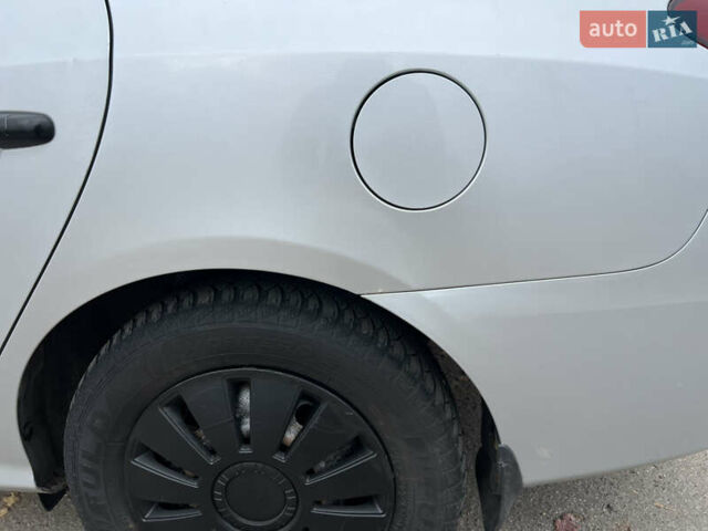 Сірий Хендай Елантра, об'ємом двигуна 1.6 л та пробігом 287 тис. км за 4600 $, фото 23 на Automoto.ua