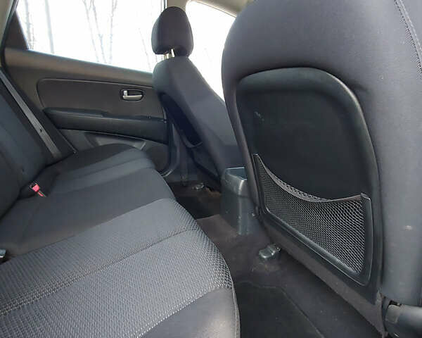 Сірий Хендай Елантра, об'ємом двигуна 1.6 л та пробігом 270 тис. км за 4750 $, фото 35 на Automoto.ua