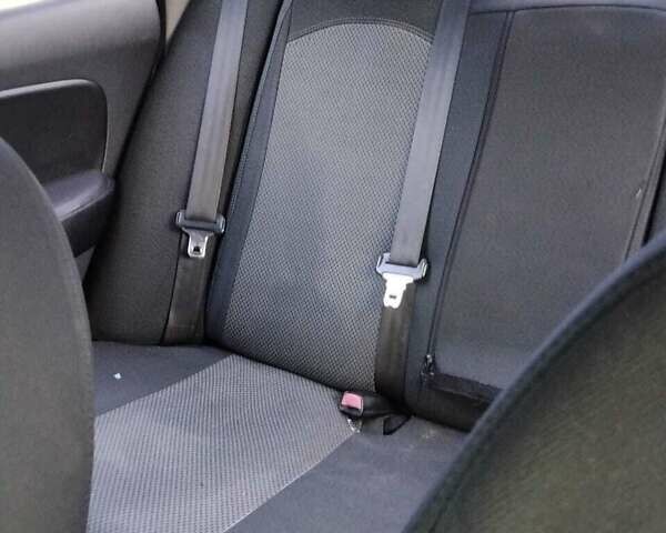 Сірий Хендай Елантра, об'ємом двигуна 1.59 л та пробігом 350 тис. км за 3500 $, фото 4 на Automoto.ua