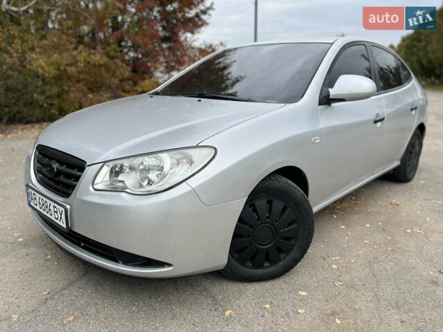 Сірий Хендай Елантра, об'ємом двигуна 1.6 л та пробігом 287 тис. км за 4600 $, фото 11 на Automoto.ua