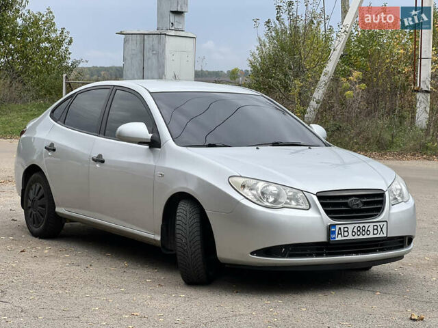 Сірий Хендай Елантра, об'ємом двигуна 1.6 л та пробігом 287 тис. км за 4600 $, фото 3 на Automoto.ua