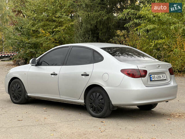 Сірий Хендай Елантра, об'ємом двигуна 1.6 л та пробігом 287 тис. км за 4600 $, фото 39 на Automoto.ua