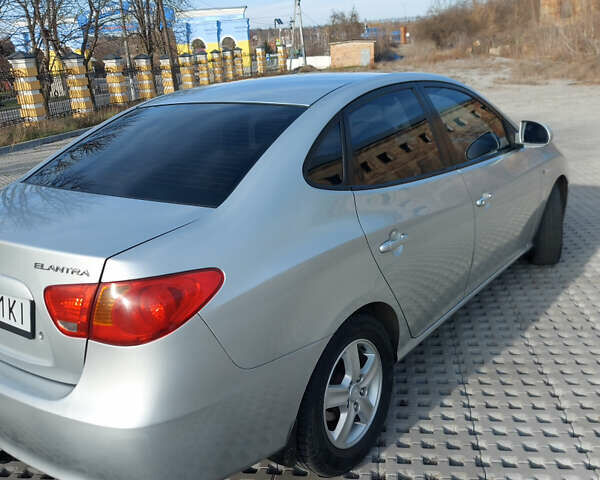 Сірий Хендай Елантра, об'ємом двигуна 1.6 л та пробігом 270 тис. км за 4750 $, фото 15 на Automoto.ua