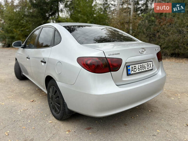Сірий Хендай Елантра, об'ємом двигуна 1.6 л та пробігом 287 тис. км за 4600 $, фото 21 на Automoto.ua