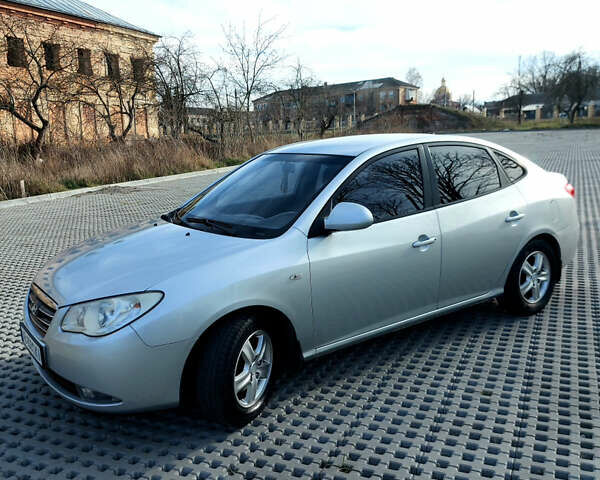 Сірий Хендай Елантра, об'ємом двигуна 1.6 л та пробігом 270 тис. км за 4750 $, фото 1 на Automoto.ua