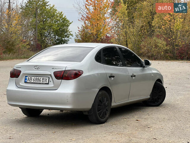 Сірий Хендай Елантра, об'ємом двигуна 1.6 л та пробігом 287 тис. км за 4600 $, фото 7 на Automoto.ua