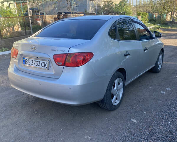 Сірий Хендай Елантра, об'ємом двигуна 1.59 л та пробігом 279 тис. км за 5400 $, фото 5 на Automoto.ua