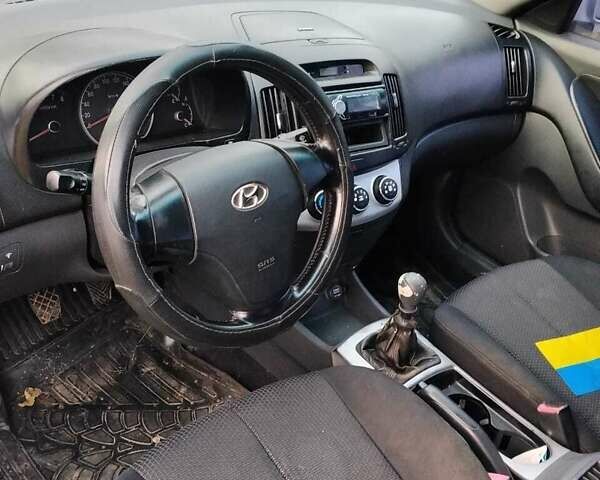 Сірий Хендай Елантра, об'ємом двигуна 1.59 л та пробігом 350 тис. км за 3500 $, фото 3 на Automoto.ua