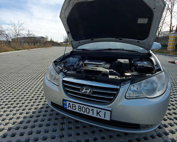 Сірий Хендай Елантра, об'ємом двигуна 1.6 л та пробігом 270 тис. км за 4750 $, фото 30 на Automoto.ua