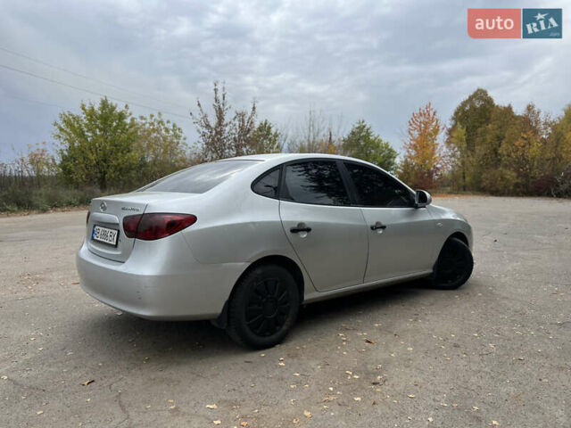 Сірий Хендай Елантра, об'ємом двигуна 1.6 л та пробігом 287 тис. км за 4600 $, фото 5 на Automoto.ua