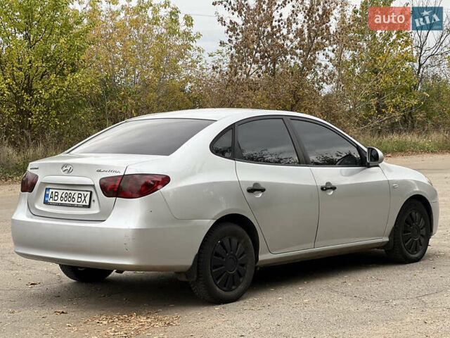 Сірий Хендай Елантра, об'ємом двигуна 1.6 л та пробігом 287 тис. км за 4600 $, фото 41 на Automoto.ua