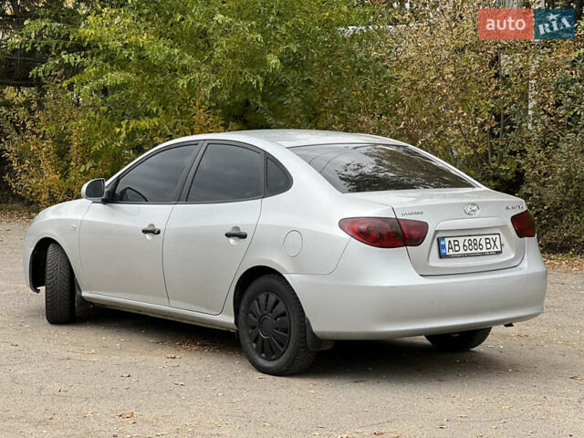 Сірий Хендай Елантра, об'ємом двигуна 1.6 л та пробігом 287 тис. км за 4600 $, фото 10 на Automoto.ua