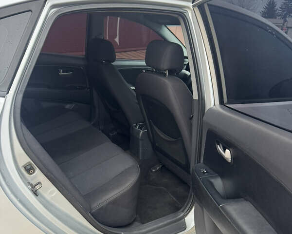 Серый Хендай Элантра, объемом двигателя 1.6 л и пробегом 275 тыс. км за 4699 $, фото 24 на Automoto.ua