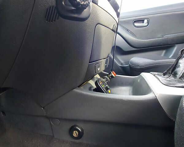 Сірий Хендай Елантра, об'ємом двигуна 1.6 л та пробігом 270 тис. км за 4750 $, фото 40 на Automoto.ua