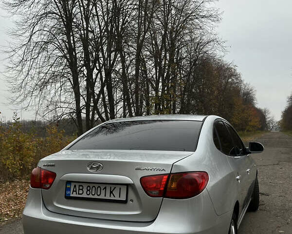 Сірий Хендай Елантра, об'ємом двигуна 1.6 л та пробігом 270 тис. км за 4750 $, фото 2 на Automoto.ua