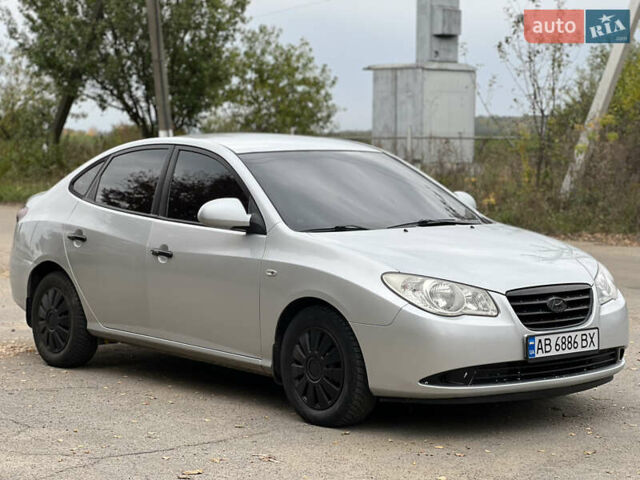 Сірий Хендай Елантра, об'ємом двигуна 1.6 л та пробігом 287 тис. км за 4600 $, фото 36 на Automoto.ua