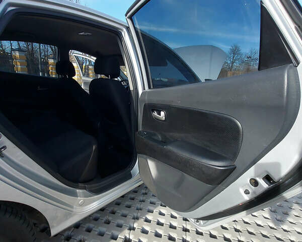 Сірий Хендай Елантра, об'ємом двигуна 1.6 л та пробігом 270 тис. км за 4750 $, фото 38 на Automoto.ua